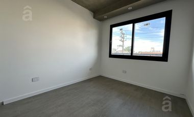 Semipiso en Venta en Villa Ballester - 3 ambientes con terraza y 2 cocheras