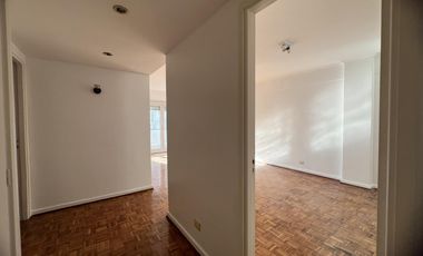 MUY LINDO DEPARTAMENTO DE TRES DORMITORIOS CON DEPENDENCIA, COCHERA Y BAULERA