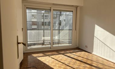 MUY LINDO DEPARTAMENTO DE TRES DORMITORIOS CON DEPENDENCIA, COCHERA Y BAULERA