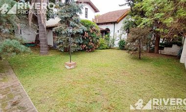 CASA EN VENTA - INMEJORABLE UBICACION!!