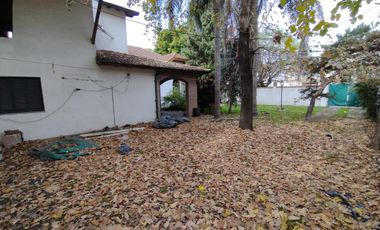 CASA EN VENTA - INMEJORABLE UBICACION!!