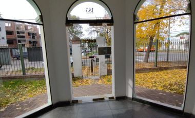 CASA EN VENTA - INMEJORABLE UBICACION!!