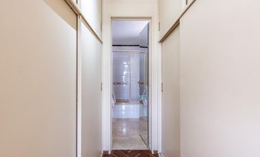 Piso cuatro dormitorios en Colegiales.
