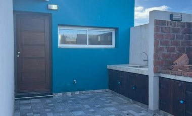 Moderna Casa en  Rocas Negras