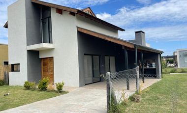 VENTA CON RENTA. Increíble oportunidad!!!! casa a la venta en Los Arces