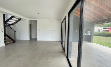 VENTA CON RENTA. Increíble oportunidad!!!! casa a la venta en Los Arces