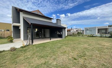 VENTA CON RENTA. Increíble oportunidad!!!! casa a la venta en Los Arces