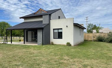 VENTA CON RENTA. Increíble oportunidad!!!! casa a la venta en Los Arces