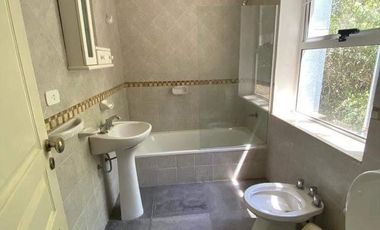 Casa en  alquiler equipada para 8 en Carilo