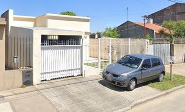 Casa en venta - 2 Dormitorios 1 Baño 1 Cochera - 259mts2 - Bernal