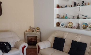 Casa en venta - 2 Dormitorios 1 Baño 1 Cochera - 259mts2 - Bernal
