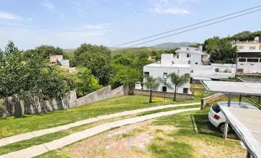 Duplex en Venta/Alquiler en Villa Allende - 2 Dormitorios - Cochera, Asador y Pileta - Seguridad