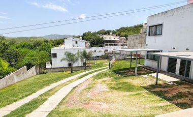 Duplex en Venta/Alquiler en Villa Allende - 2 Dormitorios - Cochera, Asador y Pileta - Seguridad