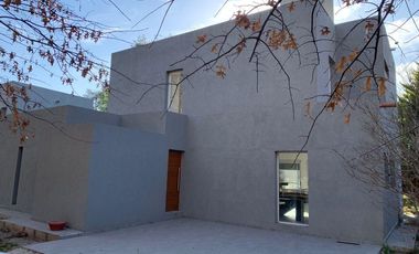 Venta Casa De Diseño Sol Del Parana Barrio Cerrado. Pueblo Esther