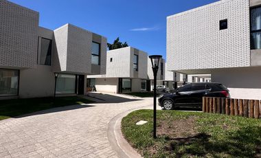 Casa en Bosques de Champagnat
