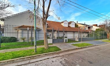 CHALET 5 AMB Lote 920m2 - OPORTUNIDAD RECICLADO