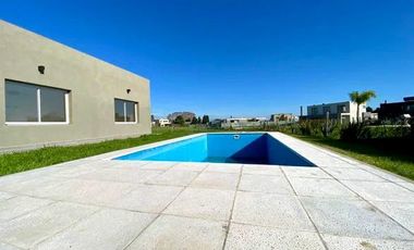 VENTA CASA EN SAN SEBASTIAN AREA 2 - 4 AMBIENTES
