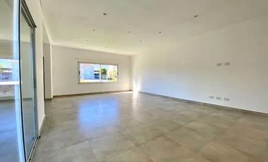 VENTA CASA EN SAN SEBASTIAN AREA 2 - 4 AMBIENTES