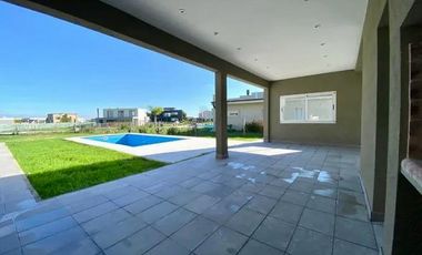 VENTA CASA EN SAN SEBASTIAN AREA 2 - 4 AMBIENTES