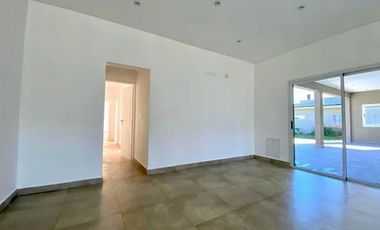 VENTA CASA EN SAN SEBASTIAN AREA 2 - 4 AMBIENTES