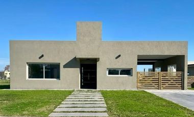 VENTA CASA EN SAN SEBASTIAN AREA 2 - 4 AMBIENTES
