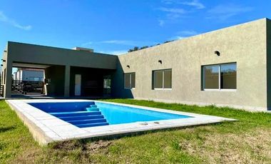 VENTA CASA EN SAN SEBASTIAN AREA 2 - 4 AMBIENTES