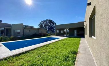 VENTA CASA EN SAN SEBASTIAN AREA 2 - 4 AMBIENTES