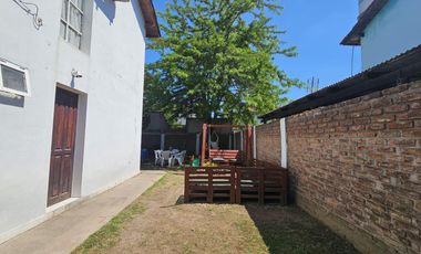 Dúplex en venta - 2 Dormitorios 2 Baños - Cochera - 240Mts2 - Almirante Brown