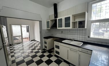 3 ambientes casa VENTA Lomas de Zamora
