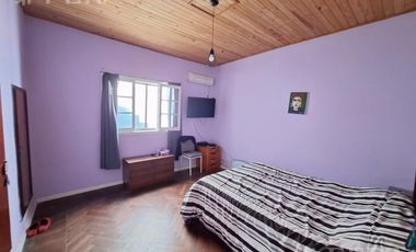 Venta de casa de 3 ambientes con cochera en Gerli