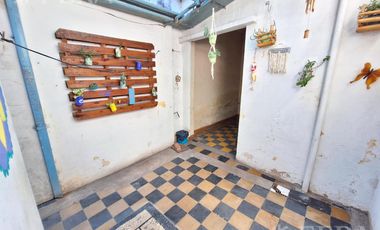 Venta de casa de 3 ambientes con cochera en Gerli