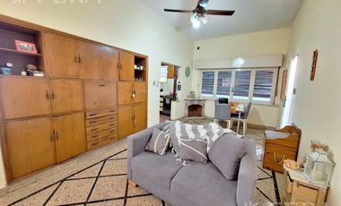 Venta de casa de 3 ambientes con cochera en Gerli