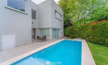 Alquiler - Casa - 4 ambientes - Moderna - Barrio Privado