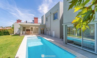 Alquiler - Casa - 4 ambientes - Moderna - Barrio Privado