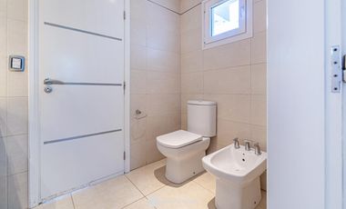 Alquiler - Casa - 4 ambientes - Moderna - Barrio Privado