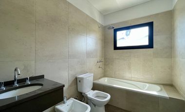 Casa en venta en Araucarias Puertos del Lago - A Estrenar