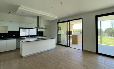 Casa en venta en Araucarias Puertos del Lago - A Estrenar
