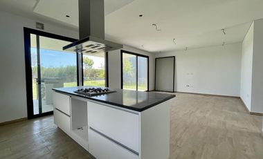 Casa en venta en Araucarias Puertos del Lago - A Estrenar