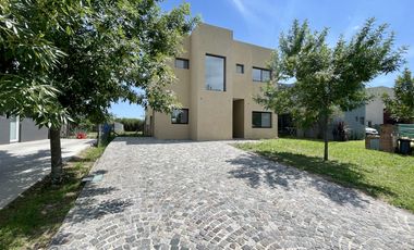 Casa en venta en Araucarias Puertos del Lago - A Estrenar