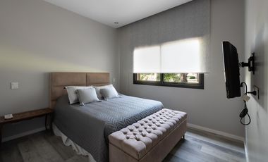 Venta casa de tres dormitorios en suite con galeria, parrillero y pileta. La Rinconada, Ibarlucea