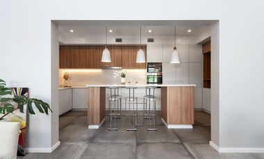 Venta casa de tres dormitorios en suite con galeria, parrillero y pileta. La Rinconada, Ibarlucea