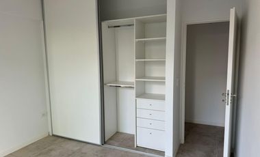 Departamento en venta en San Isidro, 3 ambientes con cochera doble.