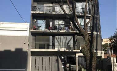 Departamento en venta en San Isidro, 3 ambientes con cochera doble.