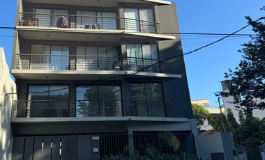 Departamento en venta en San Isidro, 3 ambientes con cochera doble.