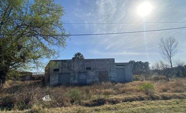 Lote con Galpón Comercial