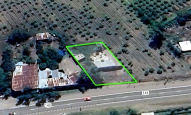 Lote con Galpón Comercial