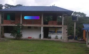 SE VENDE CASA DE CAMPO EN VILLAVICENCIO META