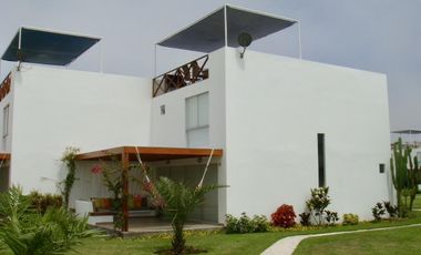 Casa de Playa en fila V-2  en Condominio Asia del Mar