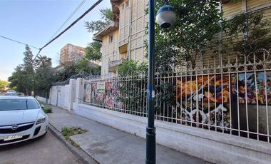 Casa en Venta en Irarrazaval / metro Monseñor Eyzaguirre