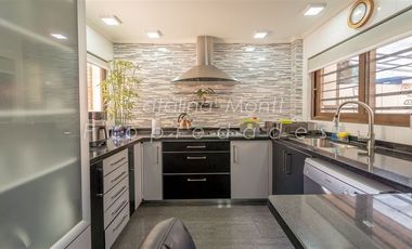 Casa en Venta en A pasos de calle Blanca estela